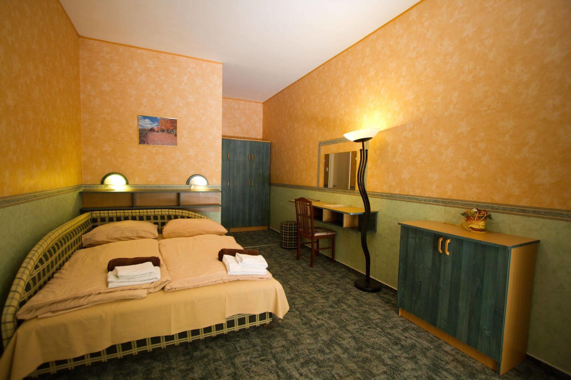 Piknik Wellness Hotel Siófok Exterior foto