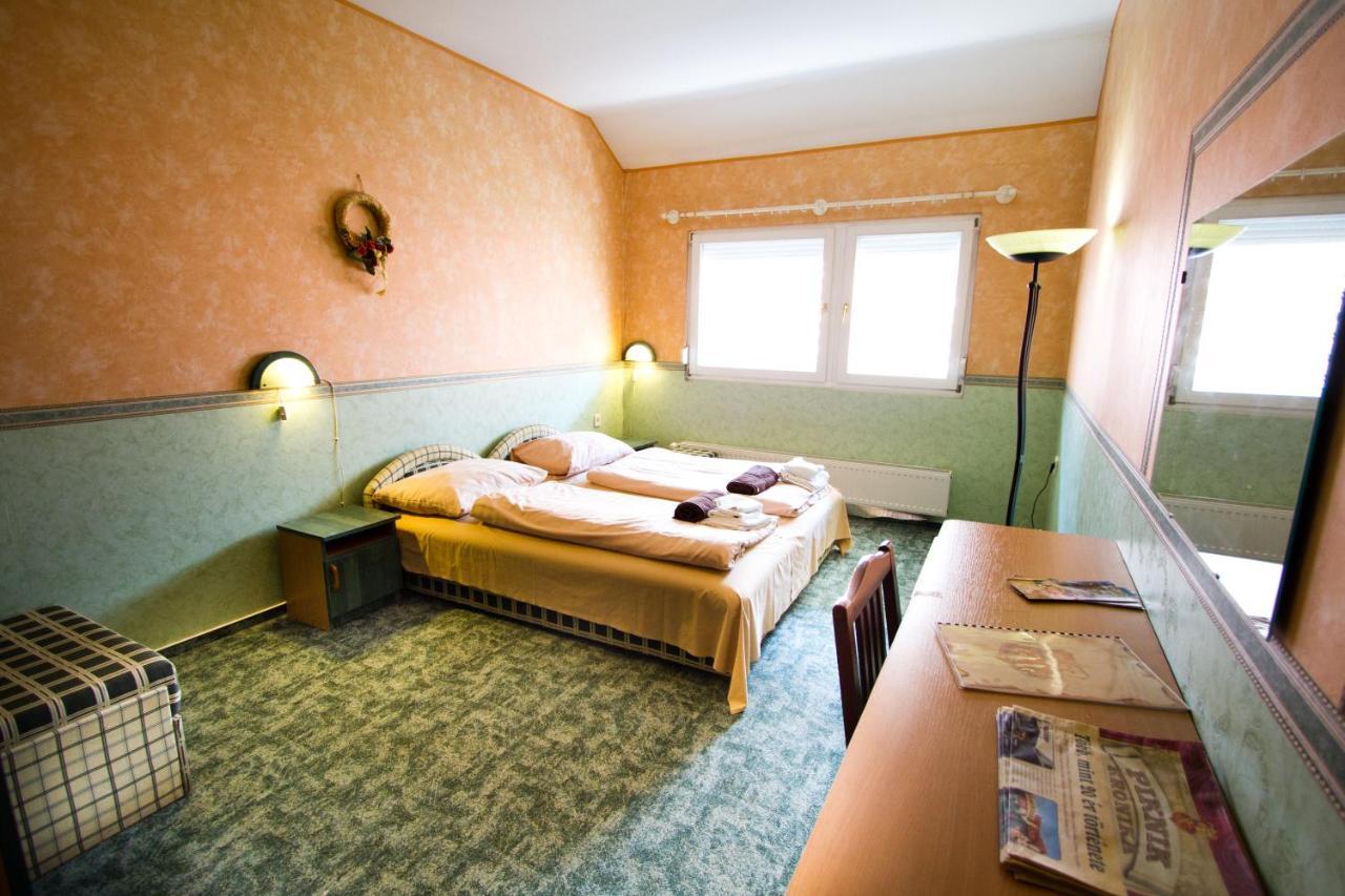 Piknik Wellness Hotel Siófok Exterior foto