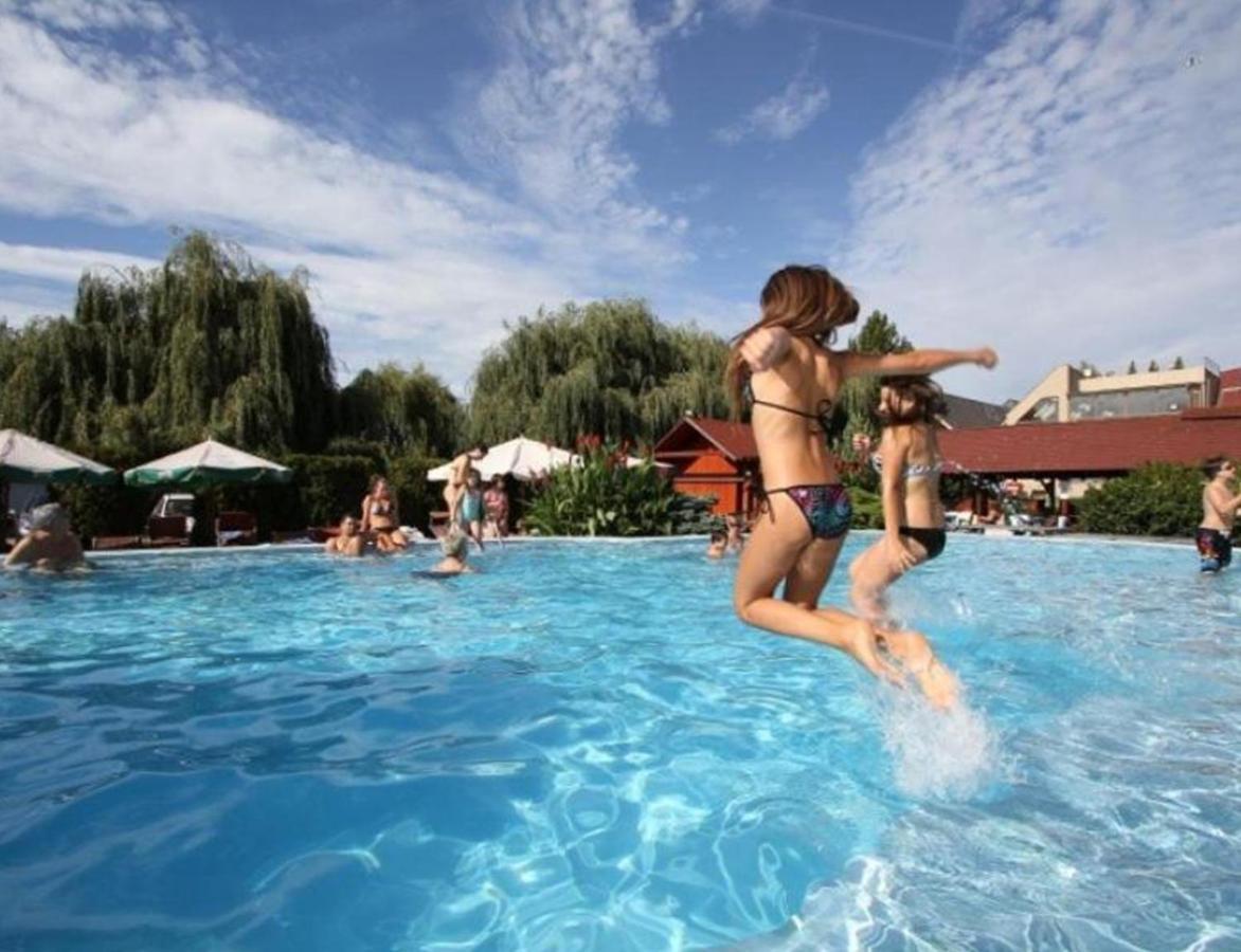 Piknik Wellness Hotel Siófok Exterior foto